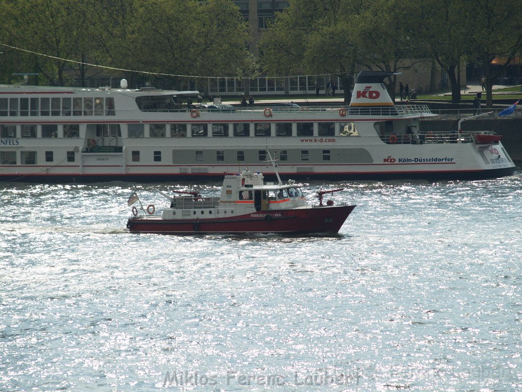 Uebungsfahrt Loeschboot und Ursula P37.JPG